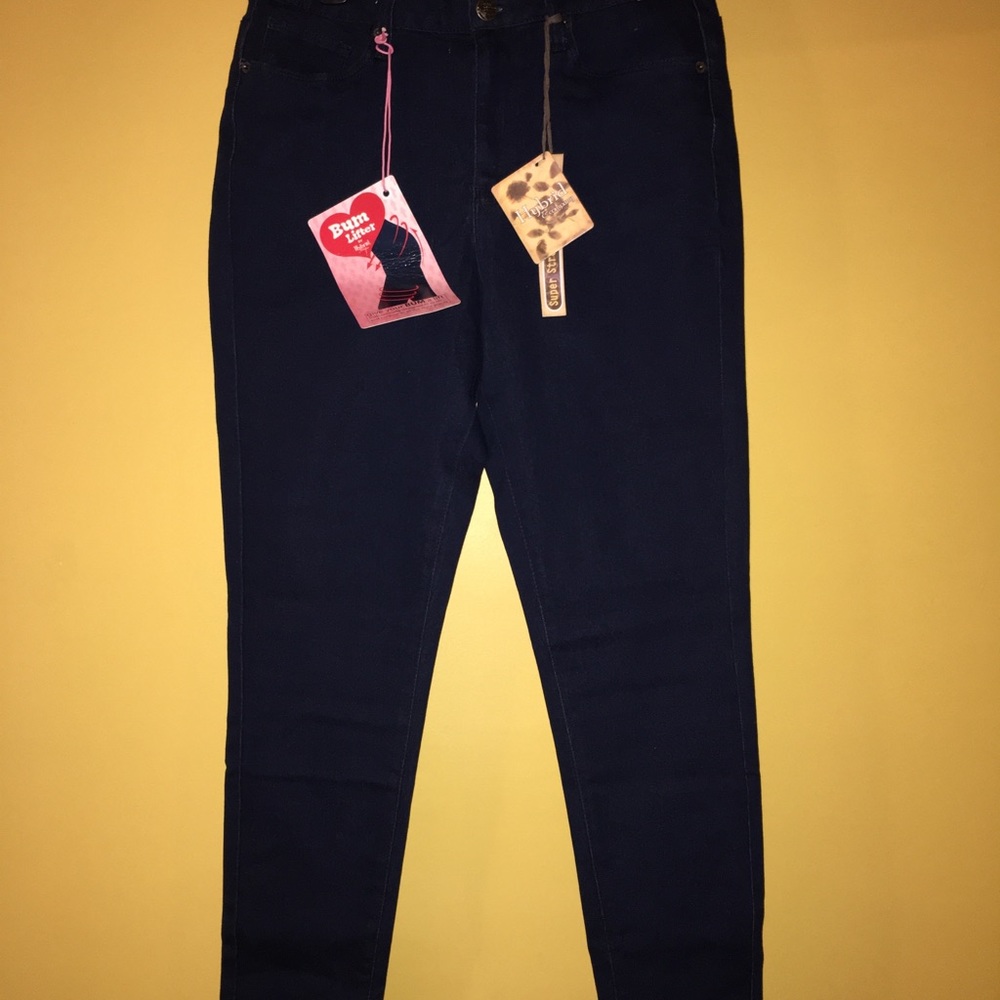 Women’s jeans Hybrid & company super stretch Sz 14